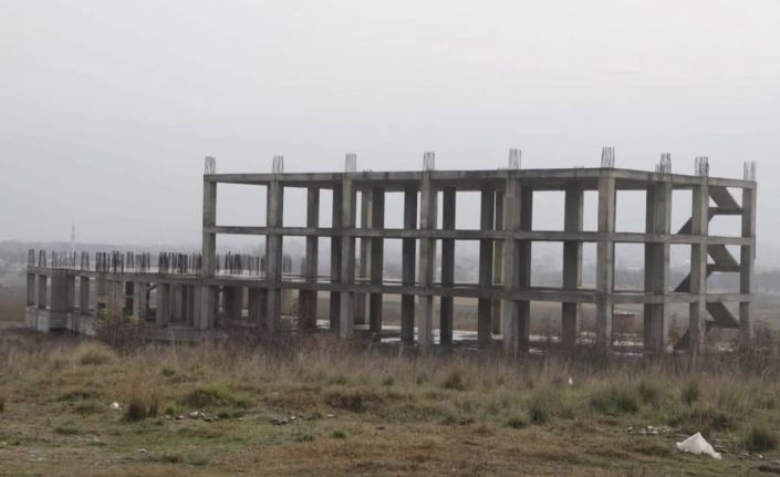 Gönen’de fakülte inşaatı yıllardır tamamlanamıyor: Hayırsever desteğiyle başlatılan proje sessizliğe büründü