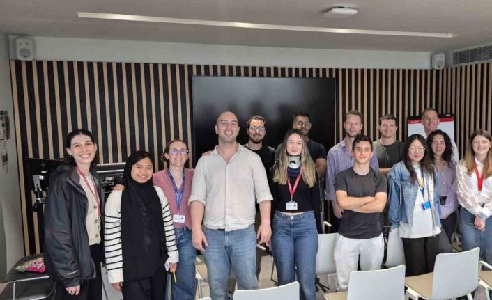 Gözükara Vakfı genç bilim insanlarını Londra’ya taşıdı