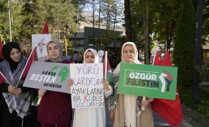 Gümüşhane’de kadınlardan "Gazze İçin Sessiz Çığlık" yürüyüşü