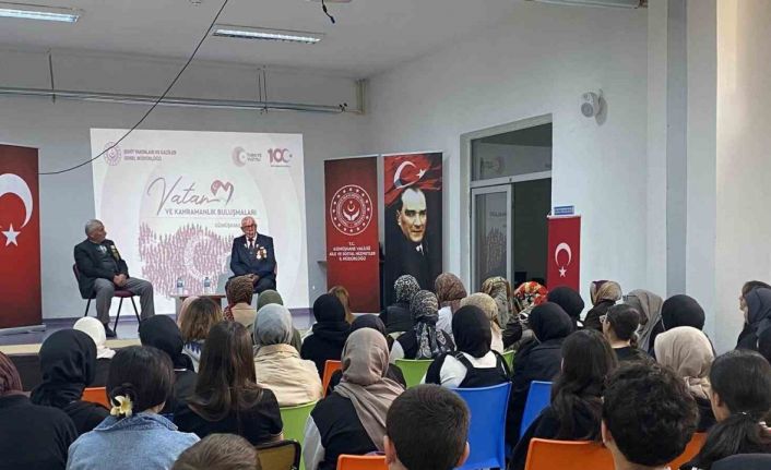 Gümüşhane’de Kıbrıs Gazileri öğrencilerle bir araya geldi