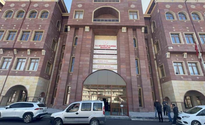 Güvenlik görevlisi kalbine yenik düştü