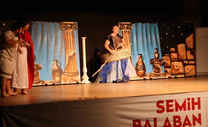 "Hades’e Yolculuk" tiyatro severlerle buluştu