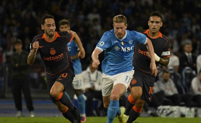 Hakan’ın golü Inter’e yetmedi, Napoli liderliği aldı