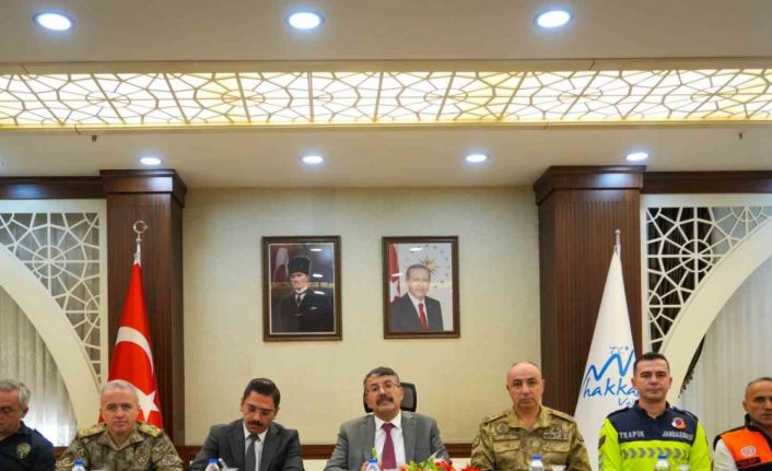 Hakkari Valisi Çelik trafik güvenliği toplantısına katıldı