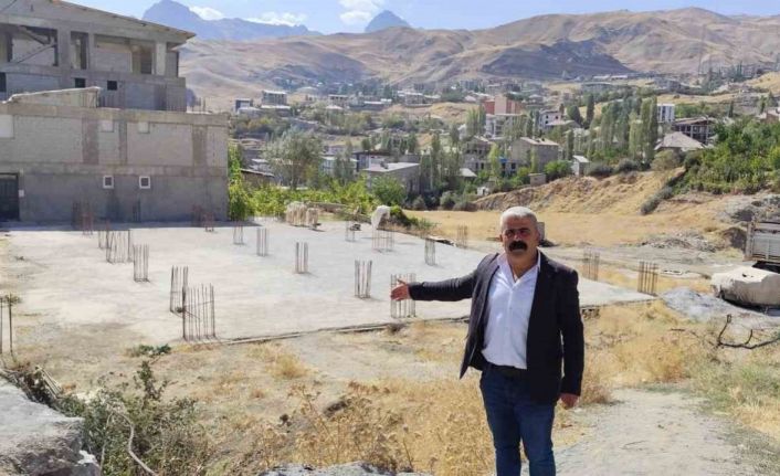 Hakkari’de temeli atılan cami destek bekliyor