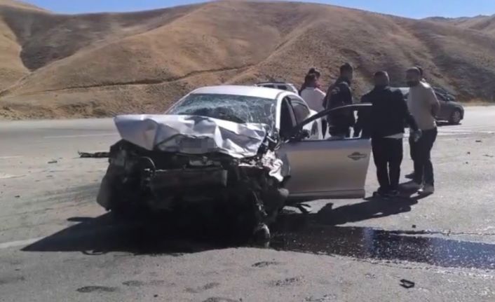 Hakkari’de trafik kazası: 4 yaralı