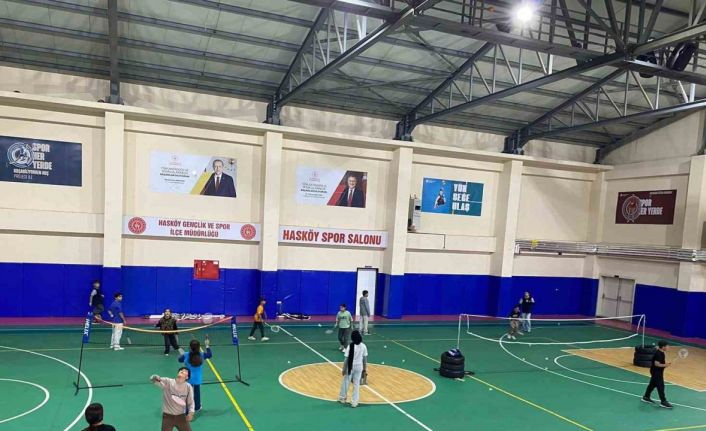 Hasköy’de badminton antrenmanları yoğun katılımla sürüyor