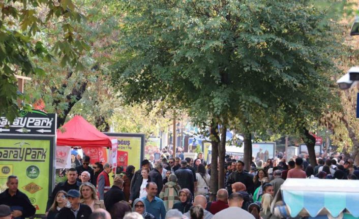 Havanın sıcak oluşunu fırsat bilenler kendini dışarıya attı