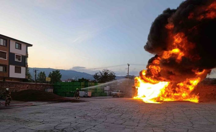 Havran’da zeytinyağı tesisinde çıkan yangın söndürüldü
