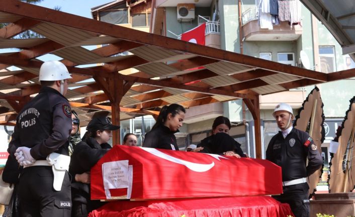 Hayatını kaybeden polis memuru son yolculuğuna uğurlandı