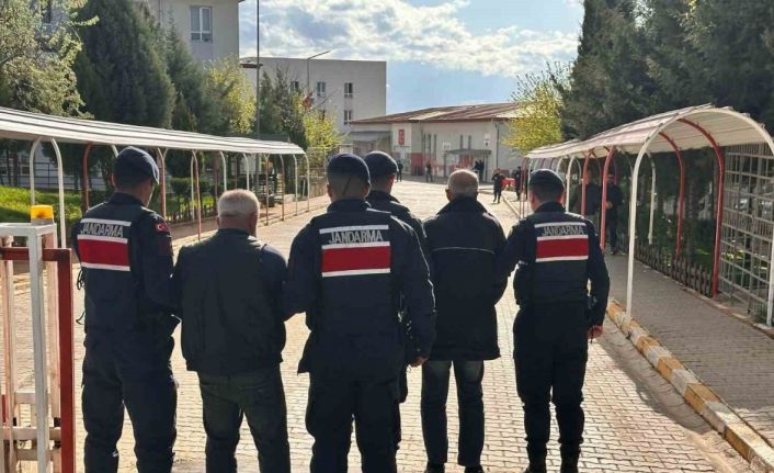 Husumetlilerini bıçakla yaralayan 3 şahsı jandarma yakaladı