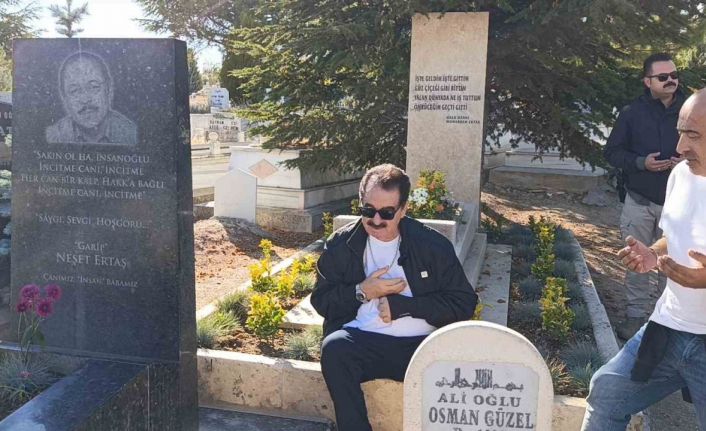 İbrahim Tatlıses, Neşet Ertaş’ın mezarını ziyaret etti
