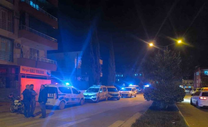 İki grup arasında silahlı kavga: 1’i polis, 4 yaralı
