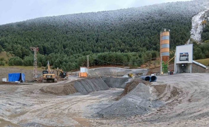 Ilgar dağı tünelinde çalışmalar iki ayrı noktadan sürdürülüyor