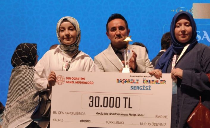 "İmam Hatip Okulları Başarı Örnekleri" sergisinde Kütahya’ya çifte gurur