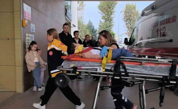 İnegöl’de 3. kattan düşen 5 yaşındaki çocuk ağır yaralandı