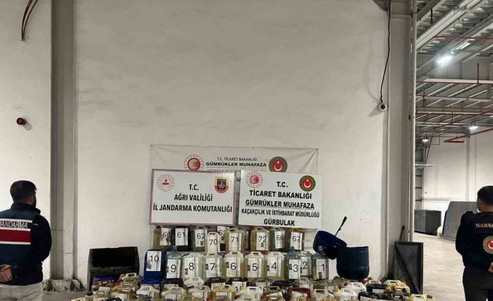 İran’dan gelen otobüste 1 ton sıvı metamfetamin ele geçirildi