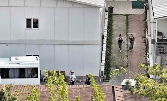 İrem Derici nişan gününde Adli Tıp Kurumu’nda böyle görüntülendi