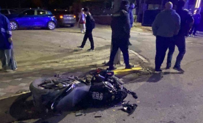 İş makinesi ile çarpışan motosikletli ağır yaralandı