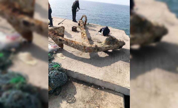 İskeleden yaklaşık 3 tonluk çapa çıkarıldı