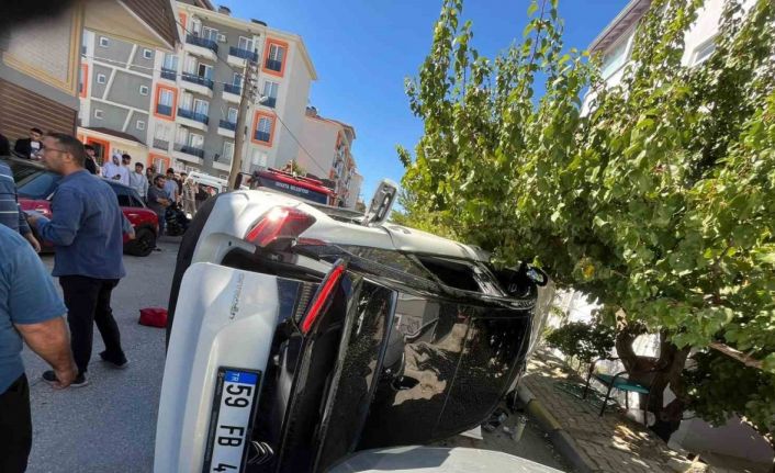 Isparta’da üç aracın karıştığı kazada 5 kişi yaralandı