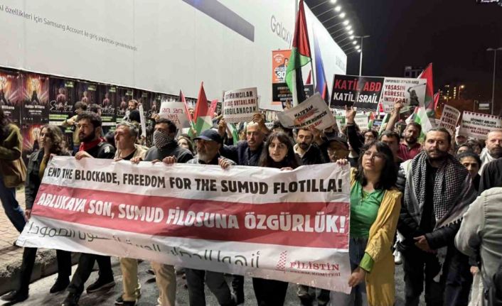 İsrail’in Sumud Filosu’na saldırısı İsrail Başkonsolosluğu önünde protesto edildi