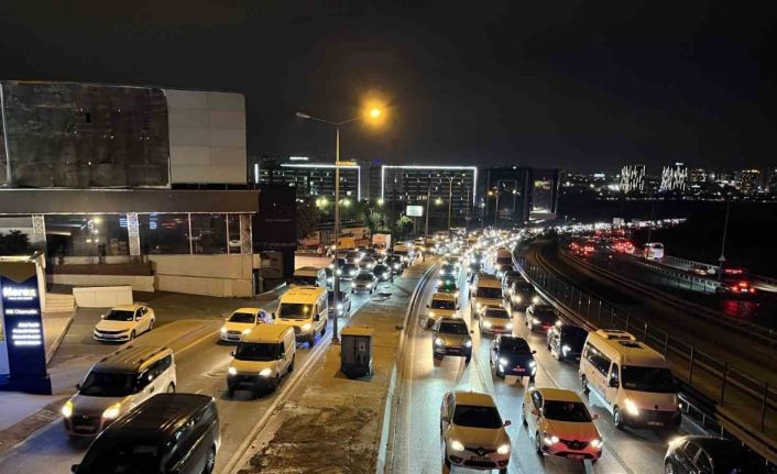 İstanbul’da trafik yoğunluğu yüzde 80’e ulaştı
