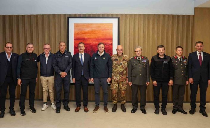 İtalyan heyet, Baykar’ın oyun değiştirici teknolojilerini inceledi: TB3 SİHA, AKINCI, KIZILELMA art arda havalandı