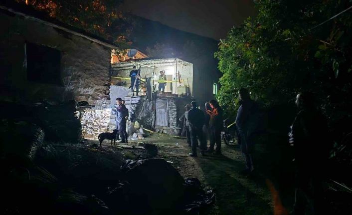 İzmir’de aile faciası: Oğlunu öldürdü, eşini ağır yaraladı