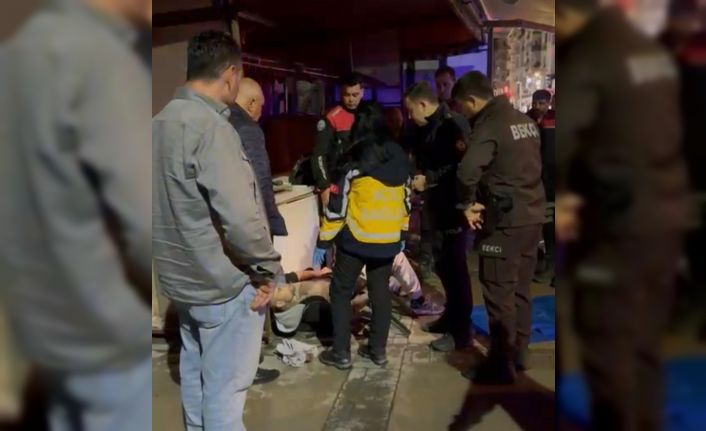 İzmir’de parkta kanlı tartışma: 5 yerinden bıçaklandı