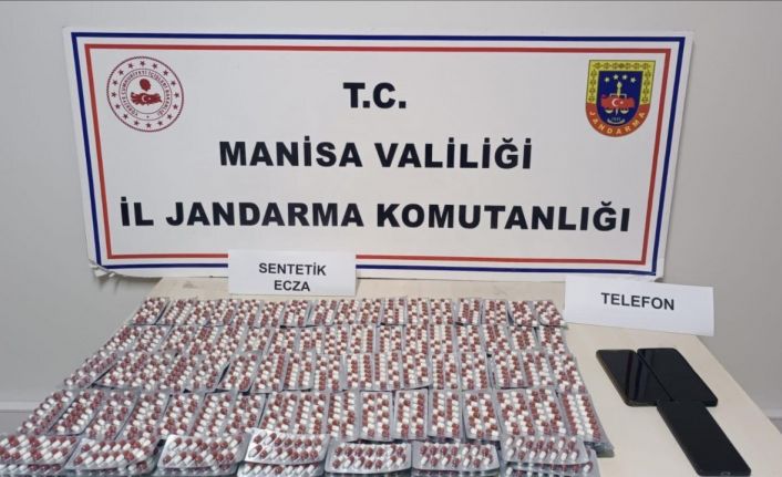 Jandarma durdurdu, binlerce sentetik hap ele geçirdi