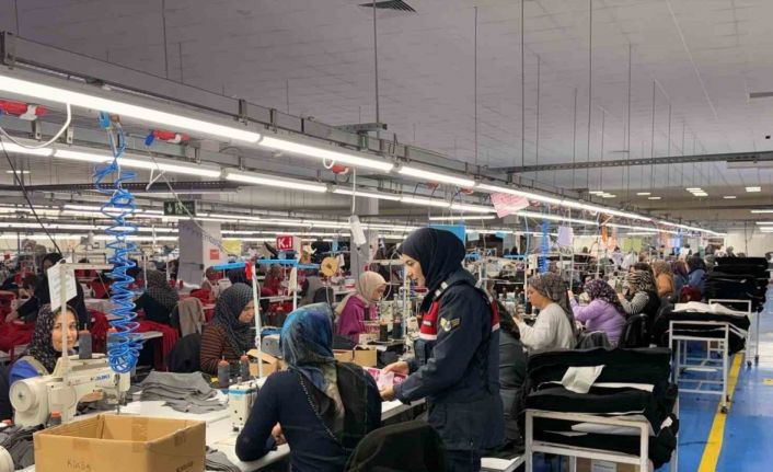 Jandarma kadınlara KADES uygulamasını tanıttı