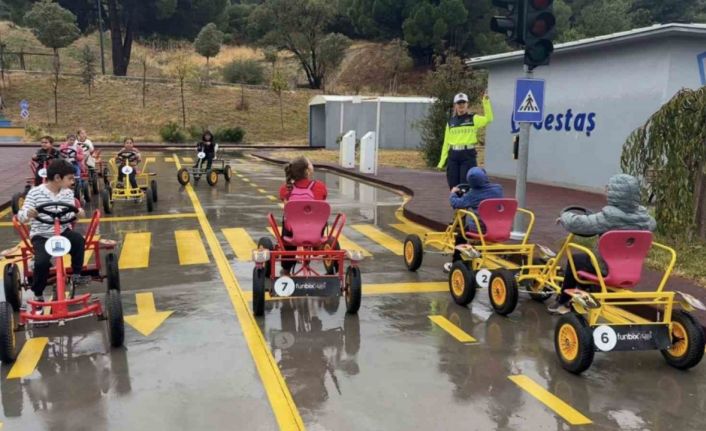 Jandarmadan miniklere trafik eğitimi