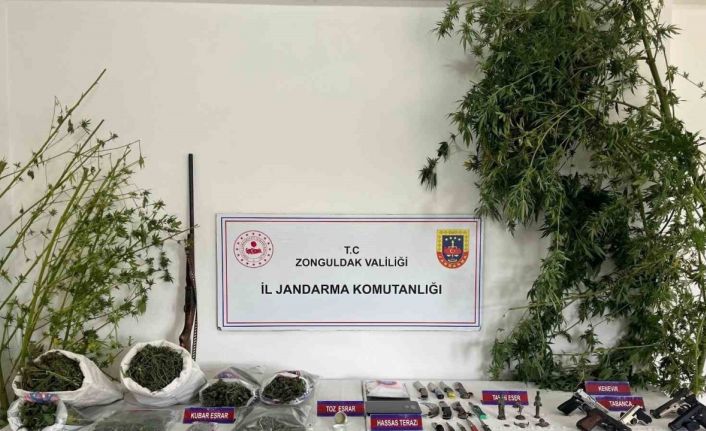 Jandarmadan narkotik operasyonu: 5 gözaltı