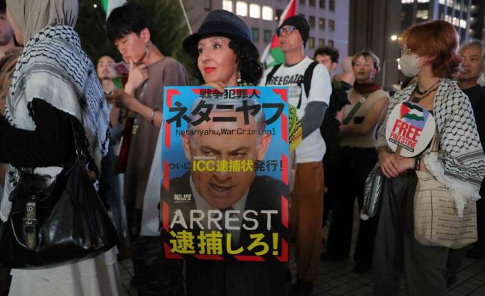 Japonya’da İsrail’in Gazze’ye saldırılarının 2’nci yıl dönümü protesto edildi