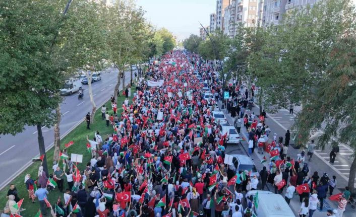 Kahramanmaraş’ta binlerce kişi Filistin’e destek için yürüdü