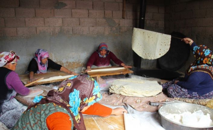 Kahramanmaraş’ta imece geleneğiyle kış hazırlığı devam ediyor