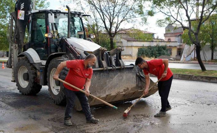 Kahramanmaraş’ta yağış sonrası temizlik