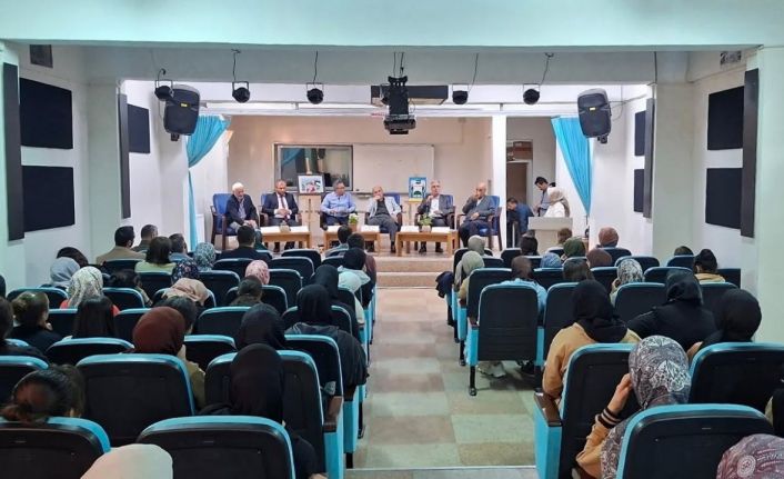 Kahta’da "İmam Hatipliler Haftası" paneli düzenlendi