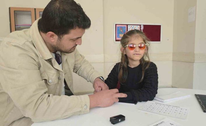 Kalbi küçük, azmi büyük: Defne’nin öğrenme mücadelesi ilham oldu