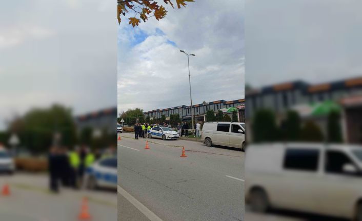 Kamyonete çarpıp devrilen motosikletin sürücüsü yaşamını yitirdi