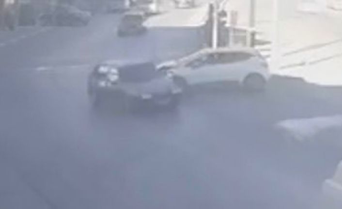 Karaman’da iki otomobil çarpıştı: 1 yaralı