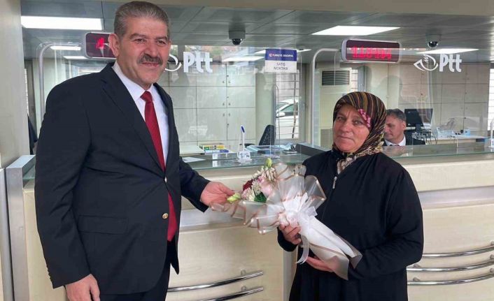 Karaman’da PTT’den 185’inci müşteriye kuruluş yıl dönümü hediyesi