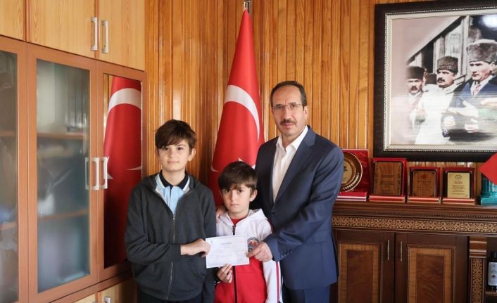 Kardeşlerden anlamlı ve duygu yüklü bağış