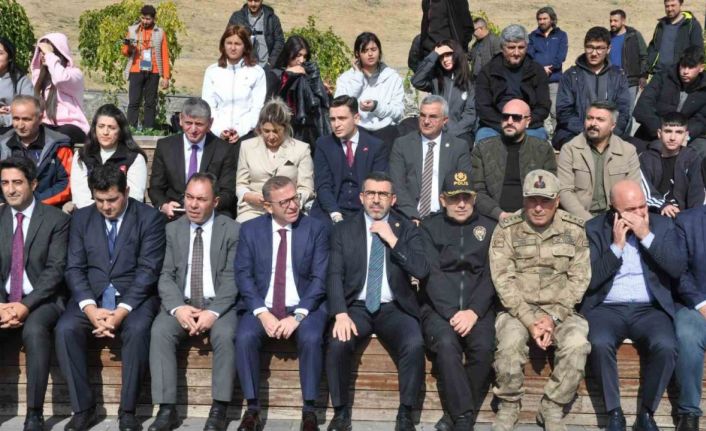 Kars’ta festival renkli görüntülere sahne oldu