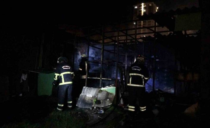 Kastamonu’da iş yerinde çıkan yangın büyümeden söndürüldü