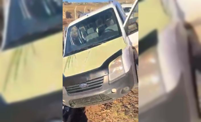 Kaza yapan hırsızlık şüphelileri, aracı bırakıp kaçtı