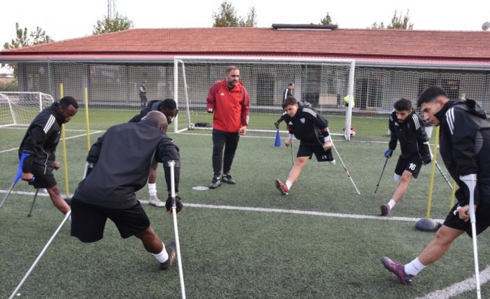 Kazada engelli oldu, futbolla hayata döndü