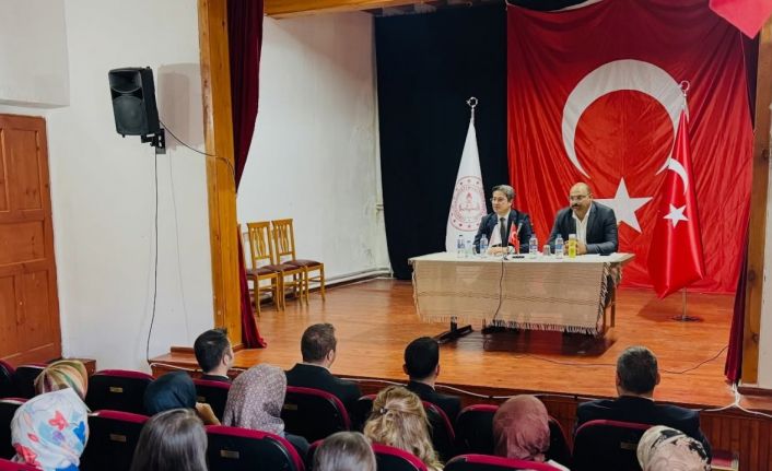 Kemaliye’de Eğitim-Öğretim Yılı İstişare Toplantısı yapıldı