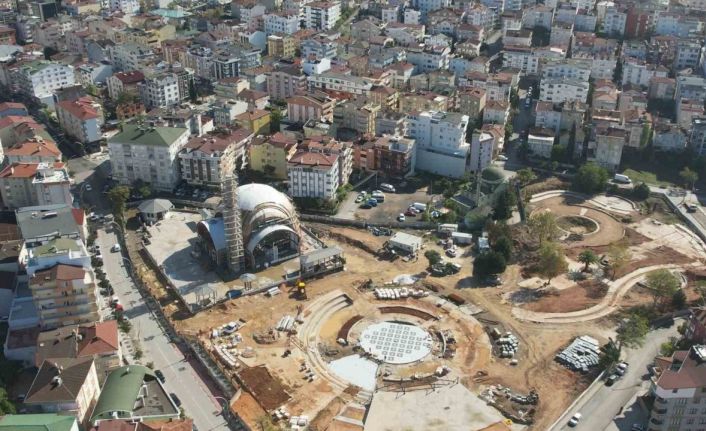 Kent Meydanı’nda çalışmalar tam gaz devam